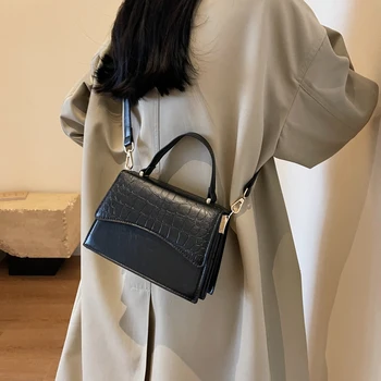 Класическа мода Нова дамска PU кожа с голям капацитет Единична рамо Crossbody чанта Открит Commuting Универсален Flip чанта за съхранение
